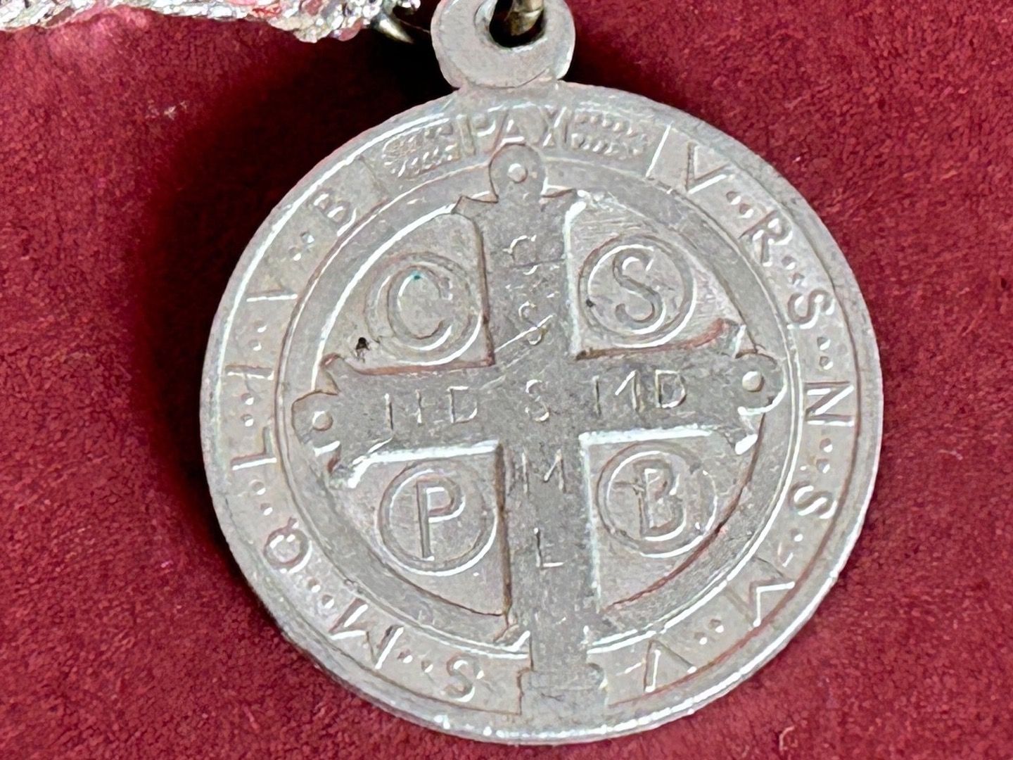 Ciondoli: Kette mit Jesus Anhänger – Usato da Dittingen venduto da Bellevista 2