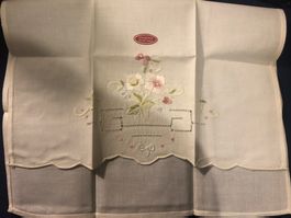taschentuch, napperon, Handarbeit, Blumendesign gestickt