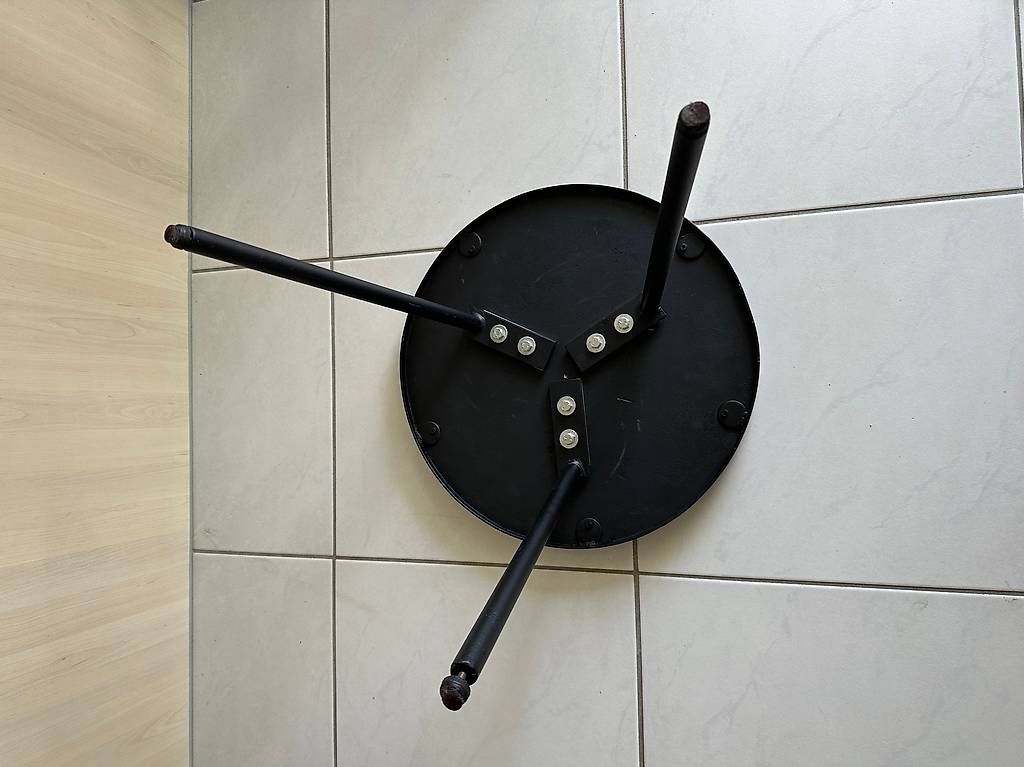 Tische: Couchtisch Industrial rund – Gebraucht aus Elgg von balurox 2