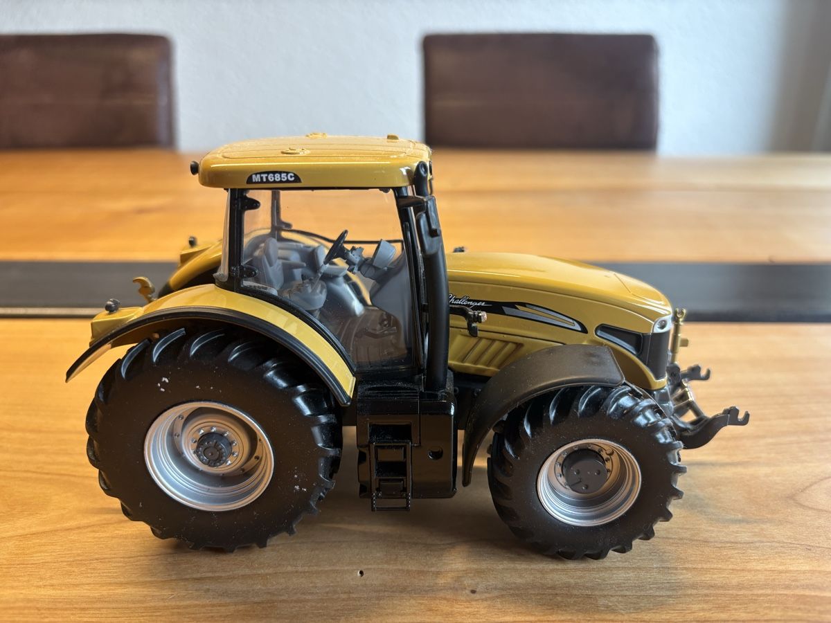 Tracteurs: Traktor Challenger MT685C – Neuf (Voir description) à Zuzwil BE par Philippe96 2