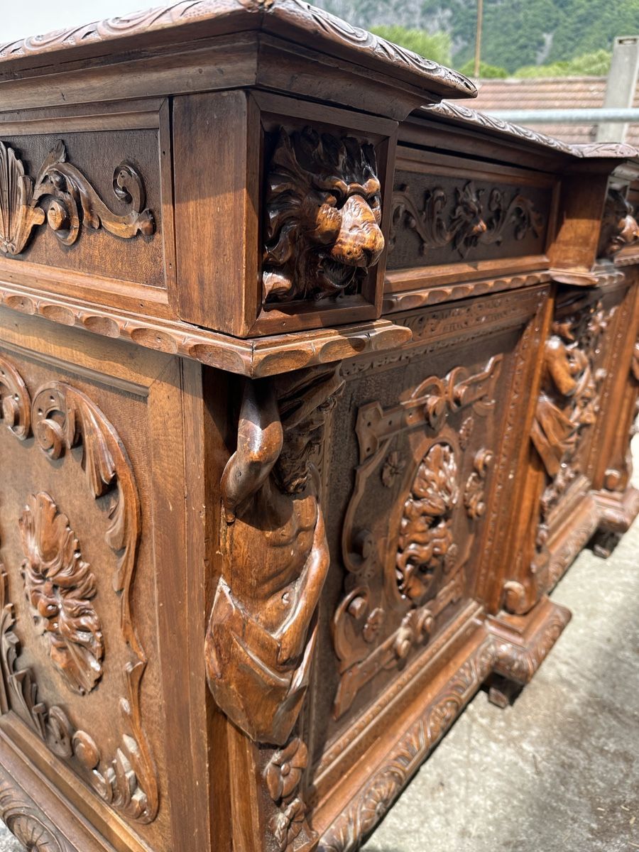 Set di tavolo e panche: Table, Vaisselier et chaises anciennes sculptées – Usato da Vernayaz venduto da tolaj.leo 9