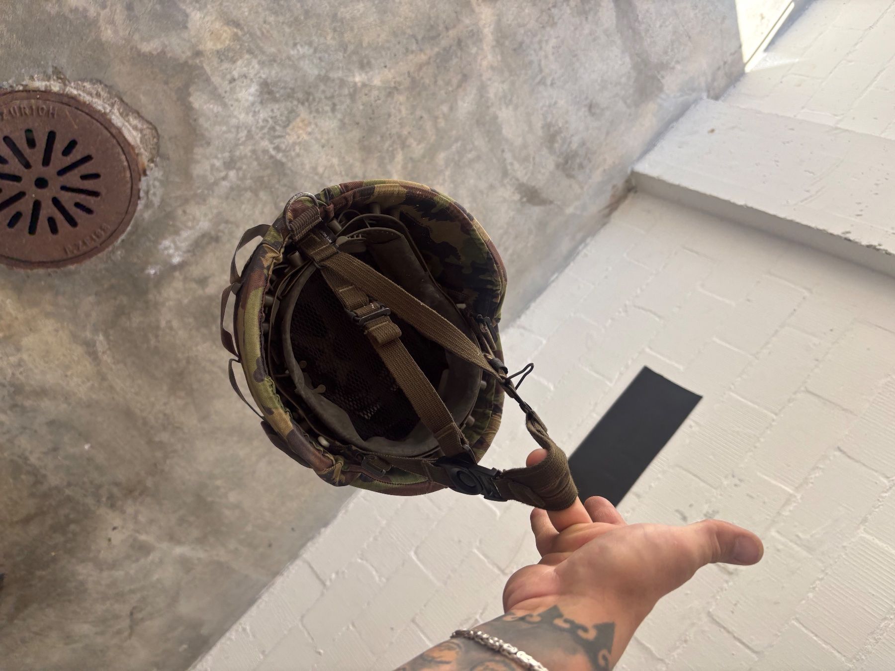 Schweizer Armee Uniformi & Effetti personali: Militär Helm – Usato da Affoltern am Albis venduto da AEC01 2