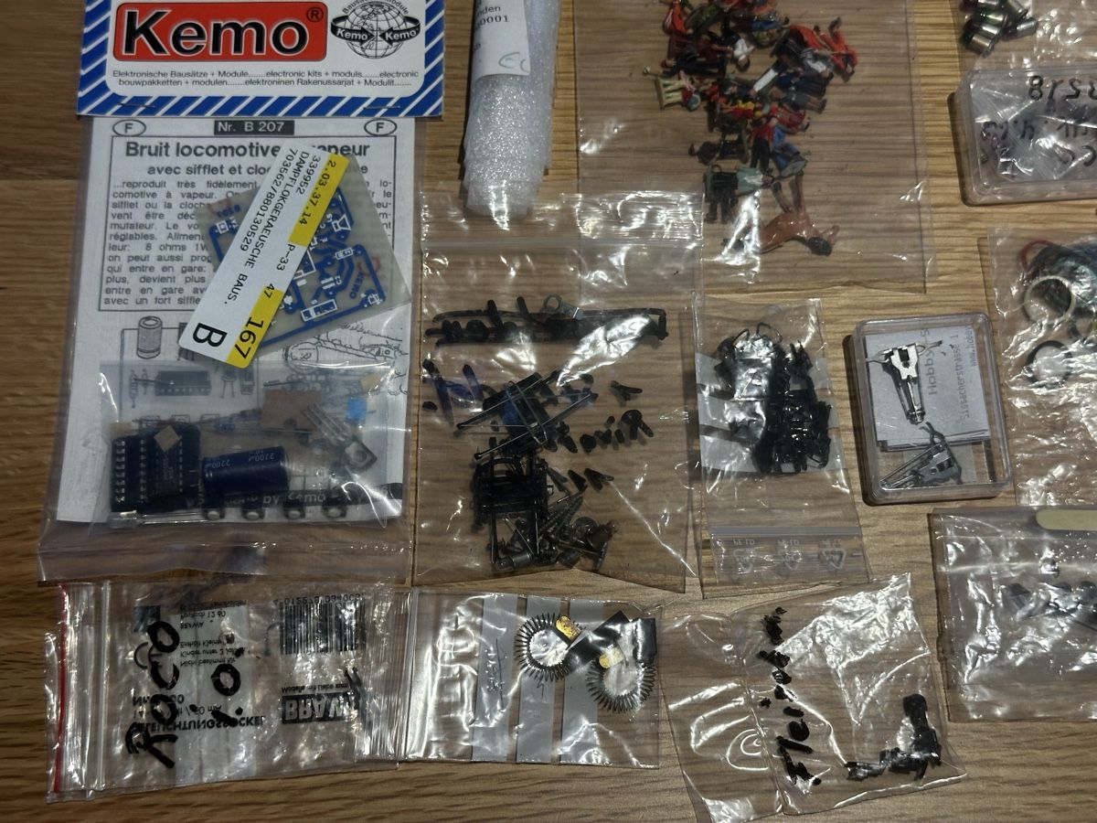 Modellini di ferrovie: Riesiges Ersatzteillager Eisenbahn H0 ab 29.- – Usato da Sennwald venduto da HARO-Import 1