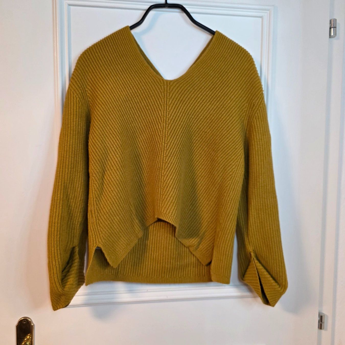 Mango Maglioni & Felpe: Mango asymmetrischer Pullover Ocker M – Usato da Wald ZH venduto da CapLux 1