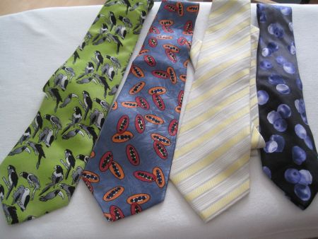 4 schöne Krawatten
