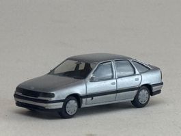 VE1- Herpa Opel Vectra silbern
