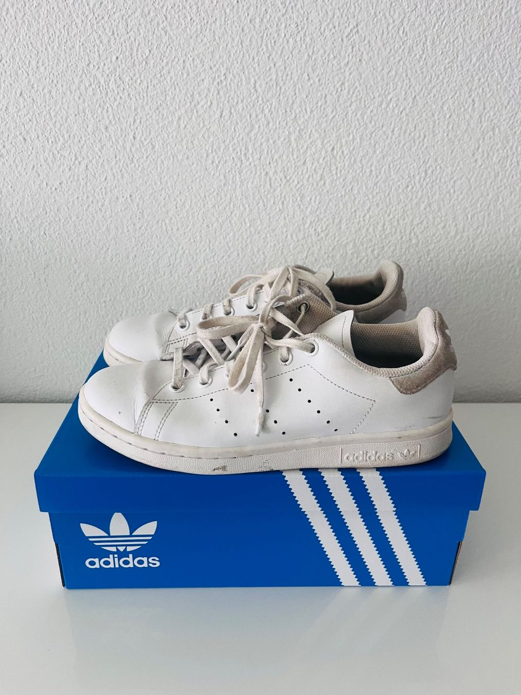 Adidas Scarpe da donna: Adidas Stan Smith Gr. 37 1/3 – Usato da Belp venduto da Solyluna
