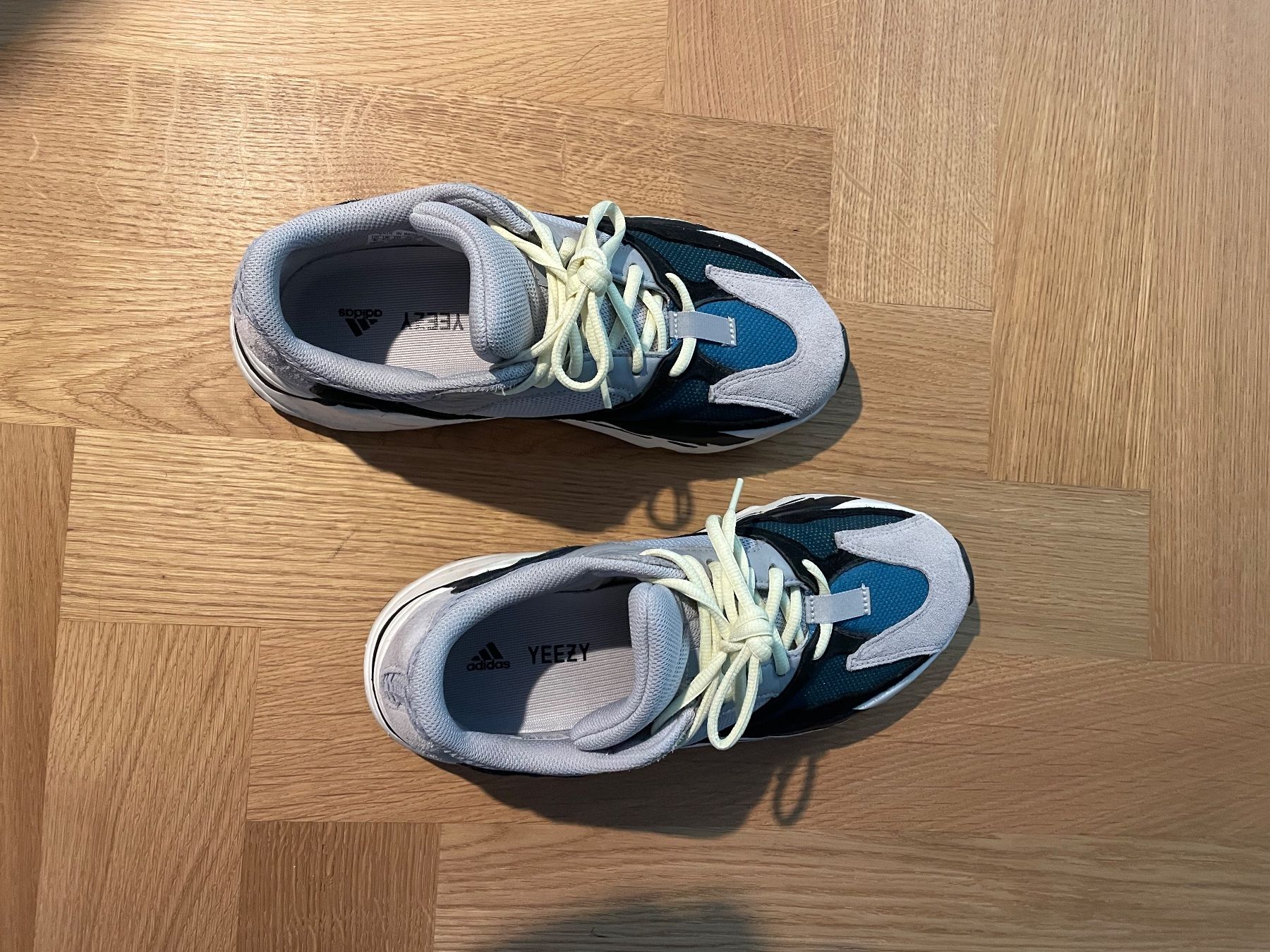 Adidas Herrenschuhe: Original Yeezy Boost 700 V2 "Inertia" Gr. 41 1/3 – Gebraucht aus Zürich von Saratue 2