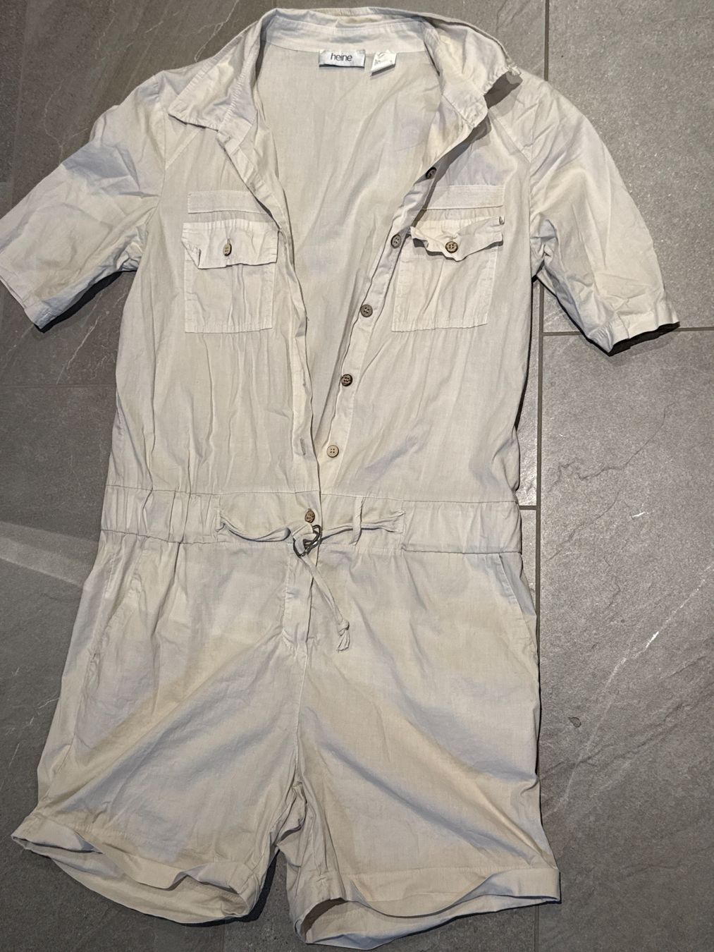 Heine Tute: Sommer Einteiler Shorts von HEINE, 40 – Usato da Amriswil venduto da used2use