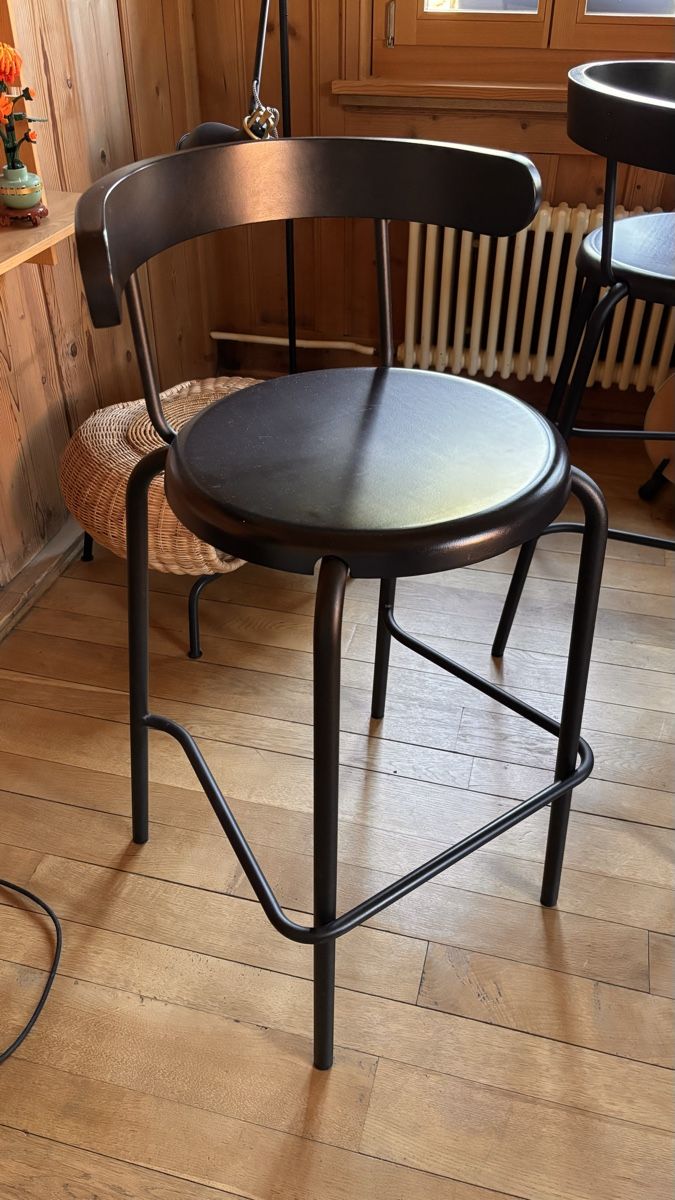Ikea Sgabelli: 4 Tabourets de bar IKEA YNGVAR, noir anthracite – Usato da Estavannens venduto da son_rnf2