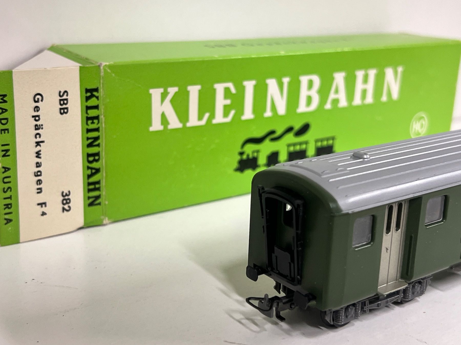 Kleinbahn Modellini di ferrovie: KLEINBAHN 382 H0 Gepäckwagen – Nuovo (secondo la descrizione) da Geroldswil venduto da TopTrain54 3