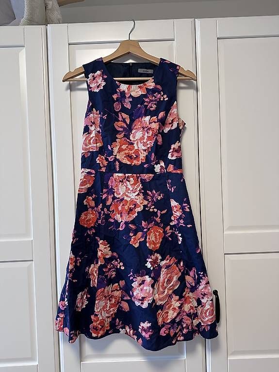 Vestiti: Gr.34 festliches Kleid von MONTEGO – Usato da Kilchberg ZH venduto da lolena
