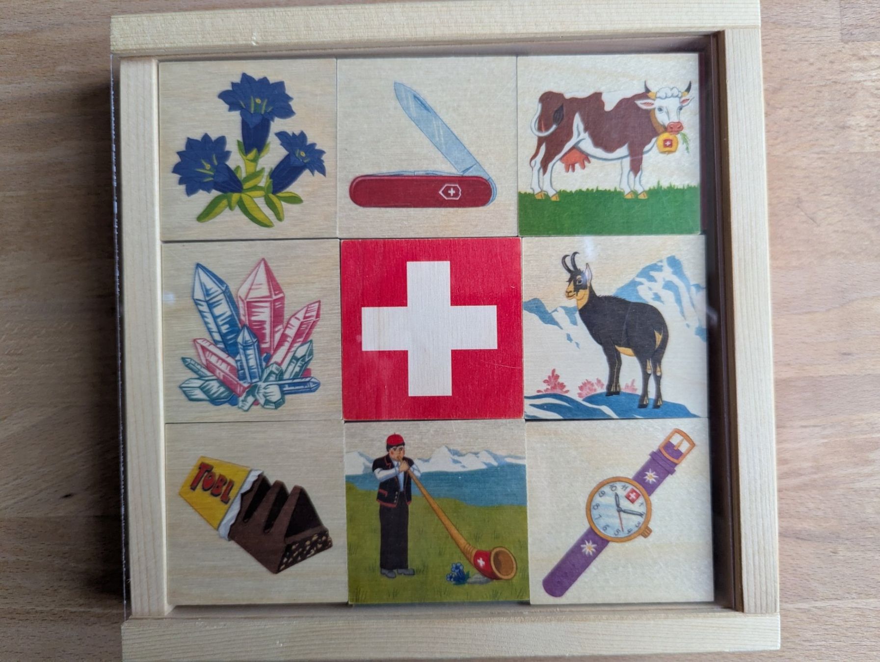 Giochi: Wunderschönes Schweizer Holz Memory von Atelier Fischer – Usato da Basel venduto da Shaby0
