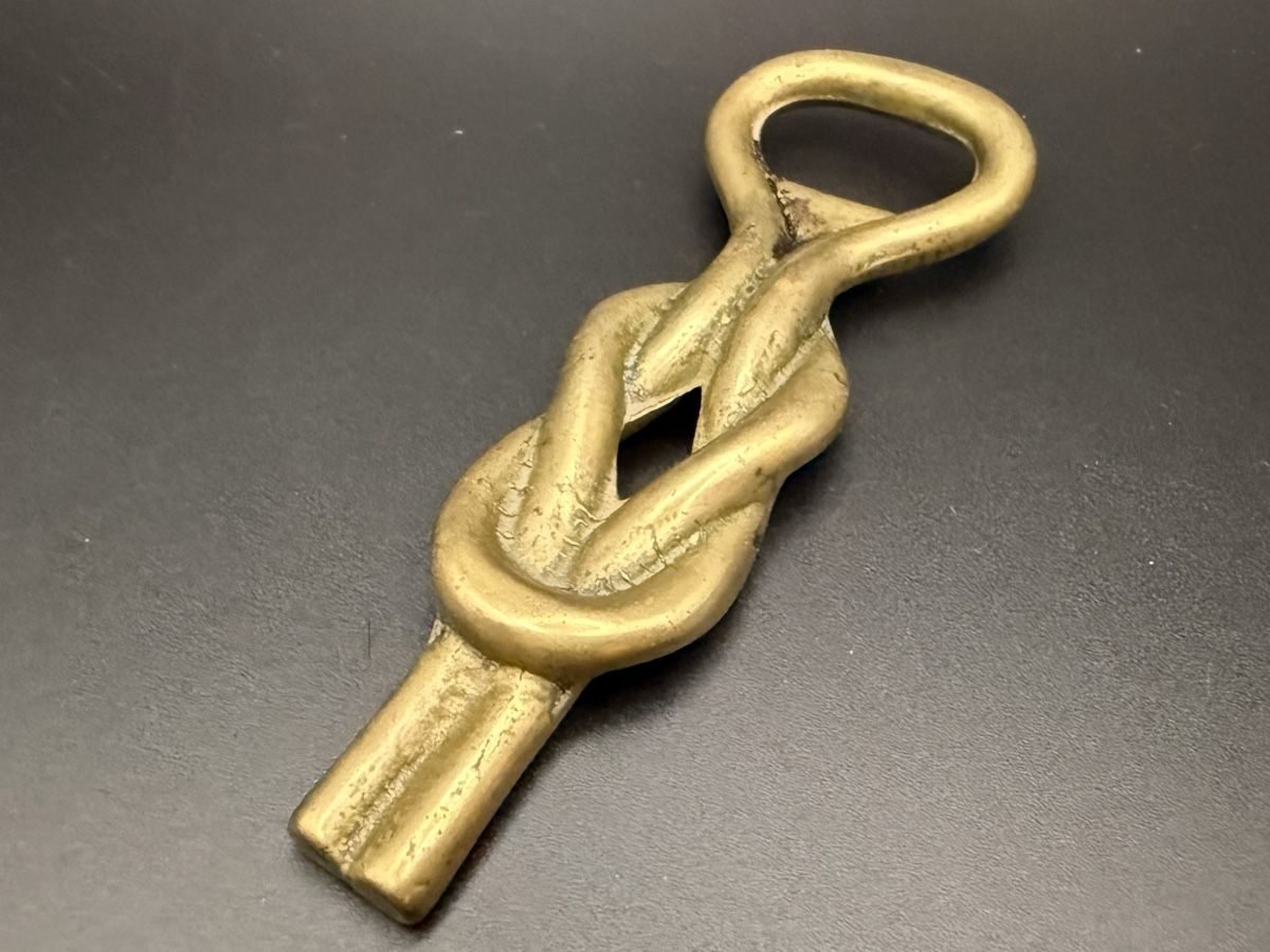 Apribottiglie & Tappi per chiusura: Flaschenöffner in Knotenform, Vintage – Usato da Lamone venduto da LaCantinaMagica 1