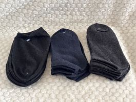 Coole Sneakersocken, 9 Paar, Grösse 25-28, Dunkle Farben