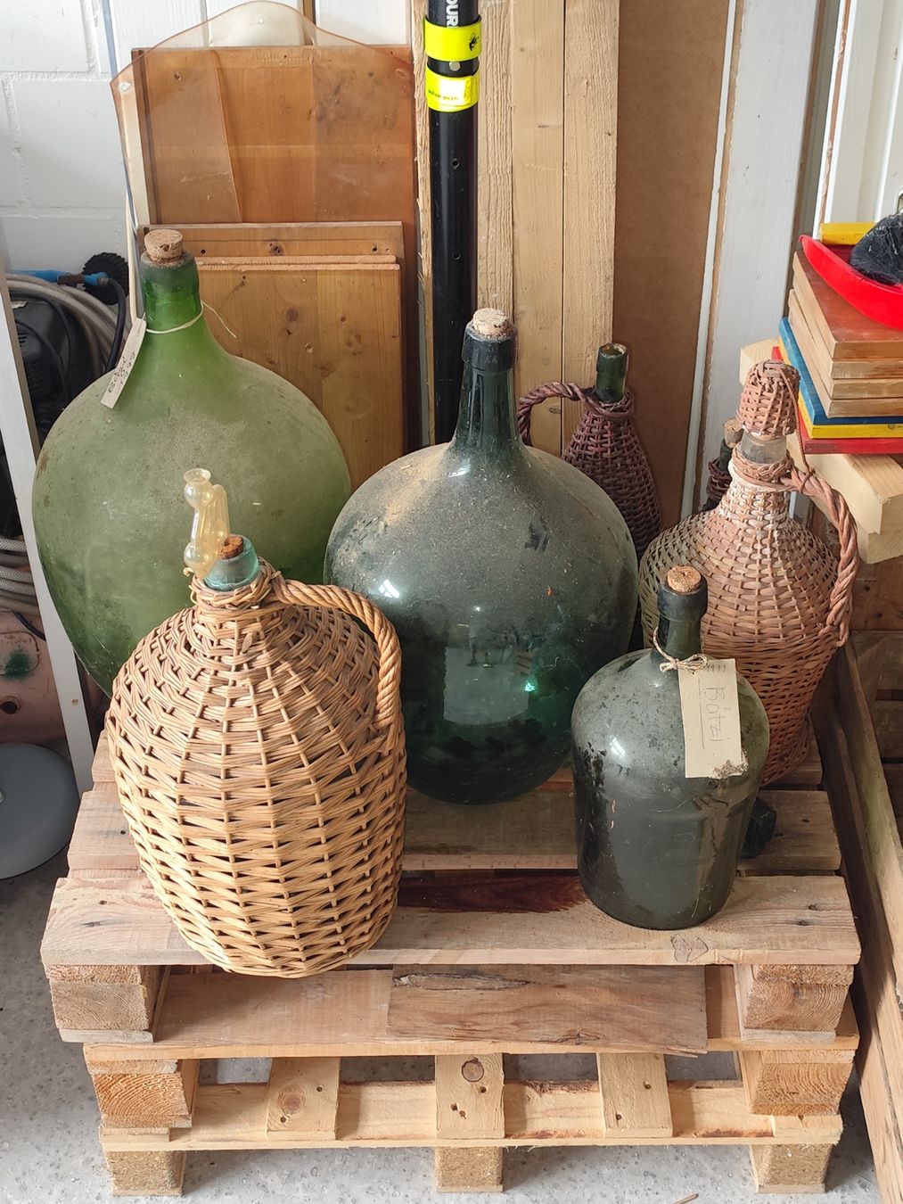 Bottiglie: 13 Korbflaschen  gebraucht, diverse Größen – Usato da Büsserach venduto da Vintage-vins 2