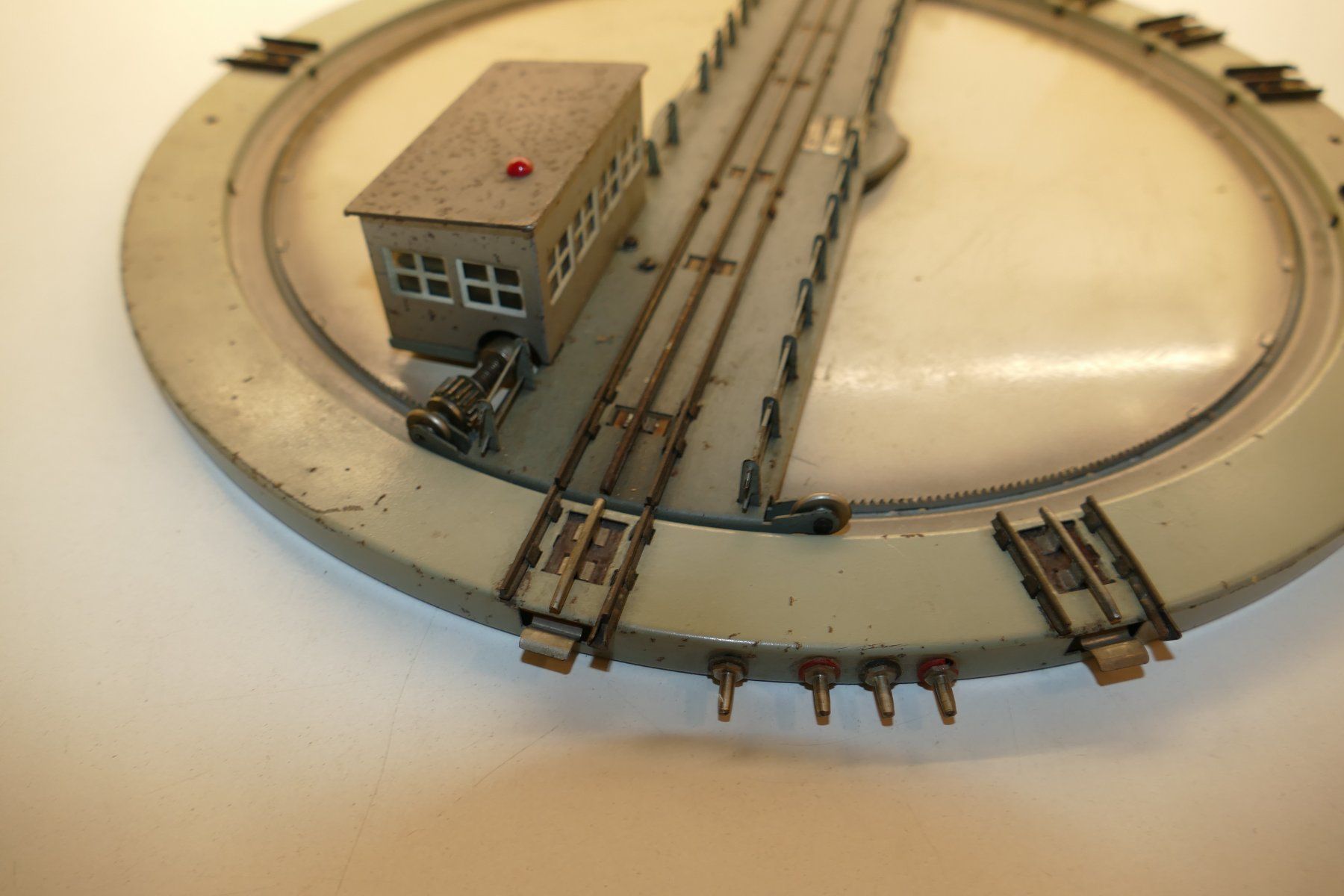 Märklin Modellini di ferrovie: Märklin H0: Drehscheiben Garnitur – Usato da Niederhasli venduto da rail-duerst 6