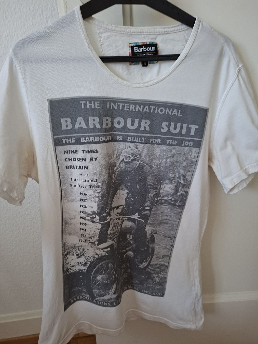 T-shirts: T-shirt Barbour blanc taille M  – D'occasion à Renens VD par ser_j2fn 1