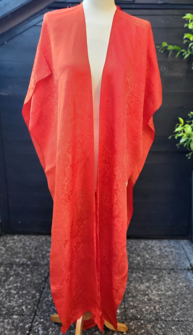 Tessuti: Soie rouge morceaux – Usato da Fribourg venduto da VictoriaShop7 1