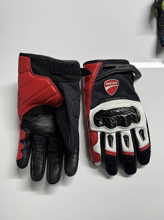 Guanti & manicotti: Ducati Motorrad Handschuhe Neuzustand – Usato da Bubendorf venduto da Erkam 3