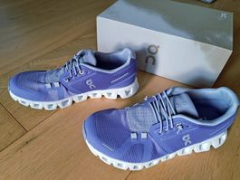 ON Cloud Sneaker Grösse: EU 39