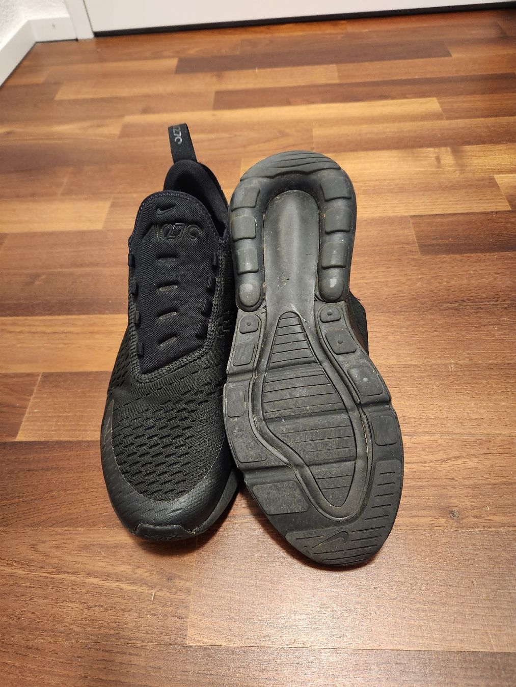 Nike Scarpe da uomo: Schwarze Nike Air Max 270, Grösse 45 – Nuovo (secondo la descrizione) da Rheinfelden venduto da Roman5000 1