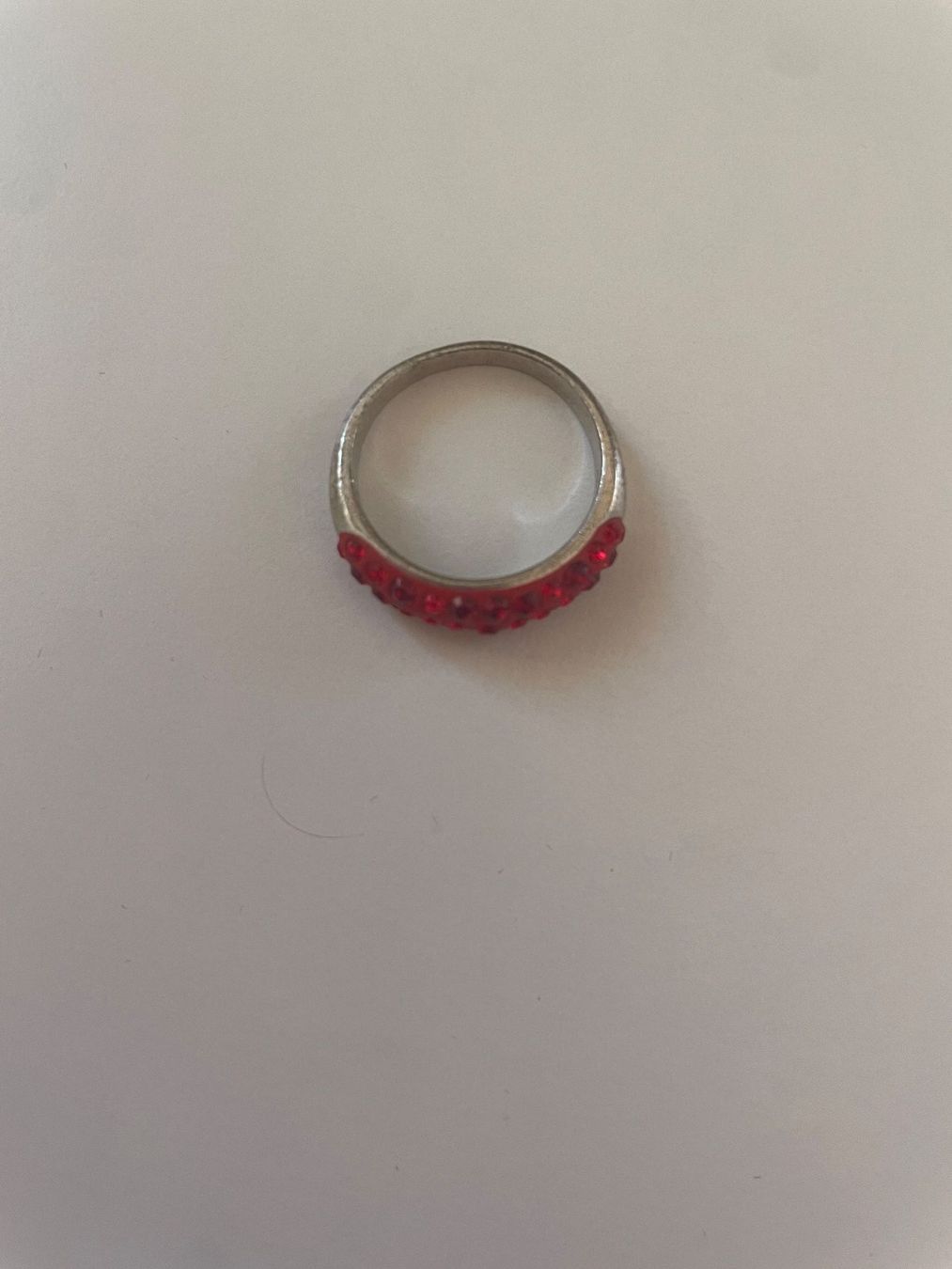 Anelli: Roter Ring mit Strasssteinen – Usato da Meilen venduto da ann_kr79