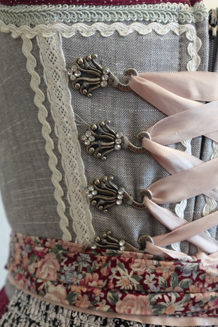 Costumi: Krüger Dirndl – Usato da Grüningen venduto da selinasearching 3