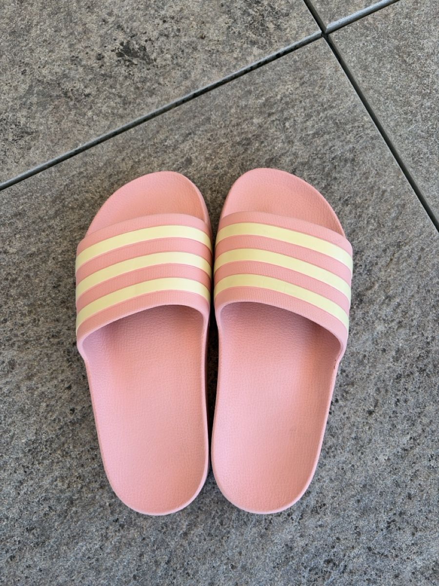 Adidas Scarpe da donna: Adidas Badeschuhe rosa / Gr. 5 / 37/38  – Usato da Oberkirch LU venduto da moia76 1