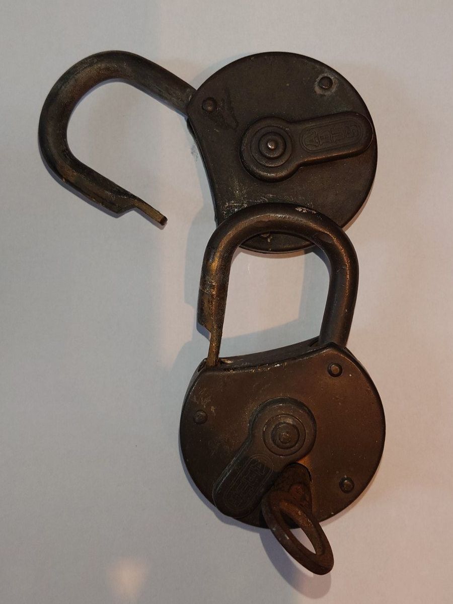 Abus Cadenas: Vorhängeschloss Antik ABUS – D'occasion à Bremgarten AG par Piedra58