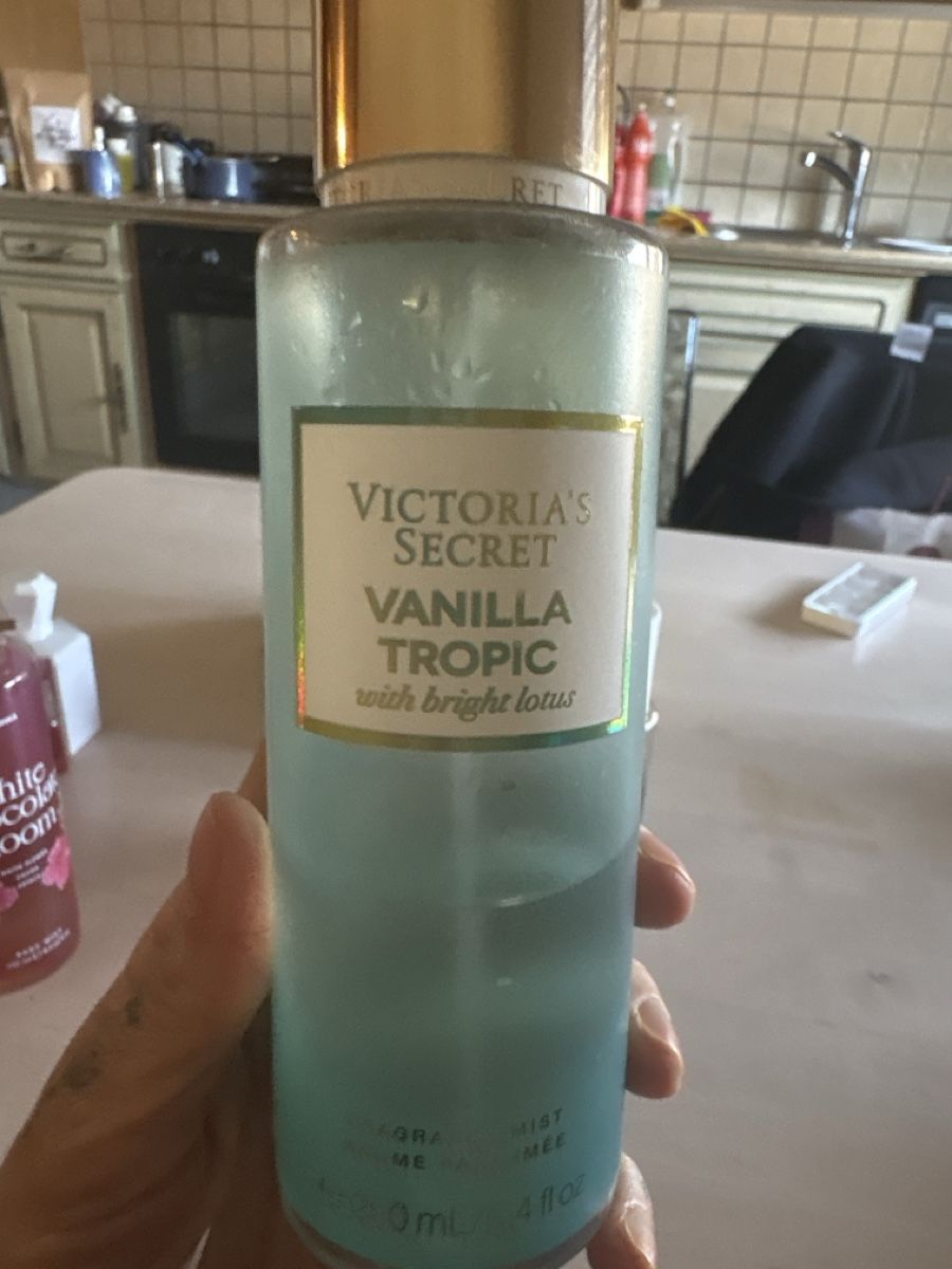 Profumi & Eau de Toilette: Lot de brumes  – Usato da Savièse venduto da chrys29 2