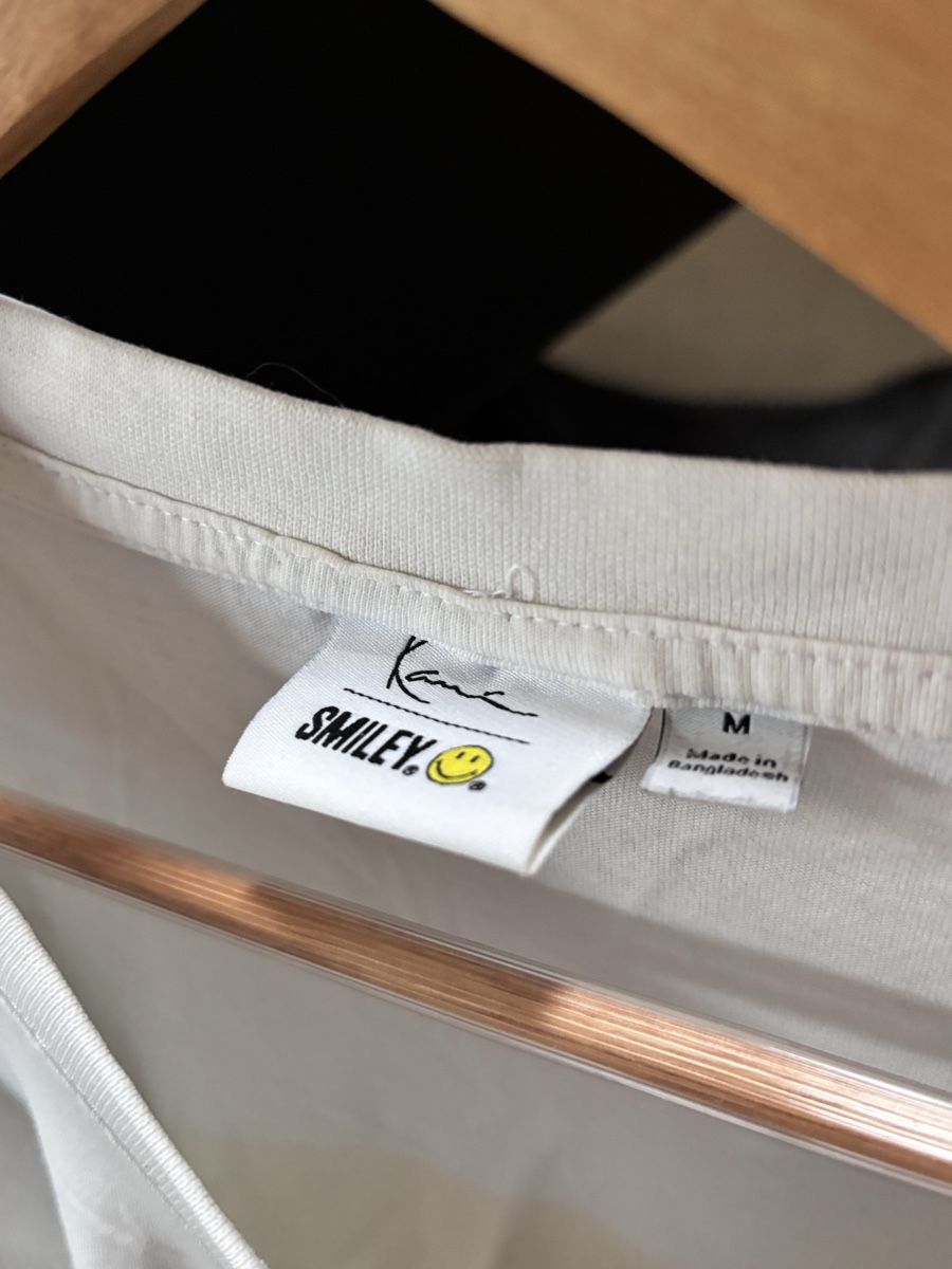 T-shirt: Kani Smiley T-Shirt White Size M – Nuovo (secondo la descrizione) da La Chaux-de-Fonds venduto da joa_jk5g 2