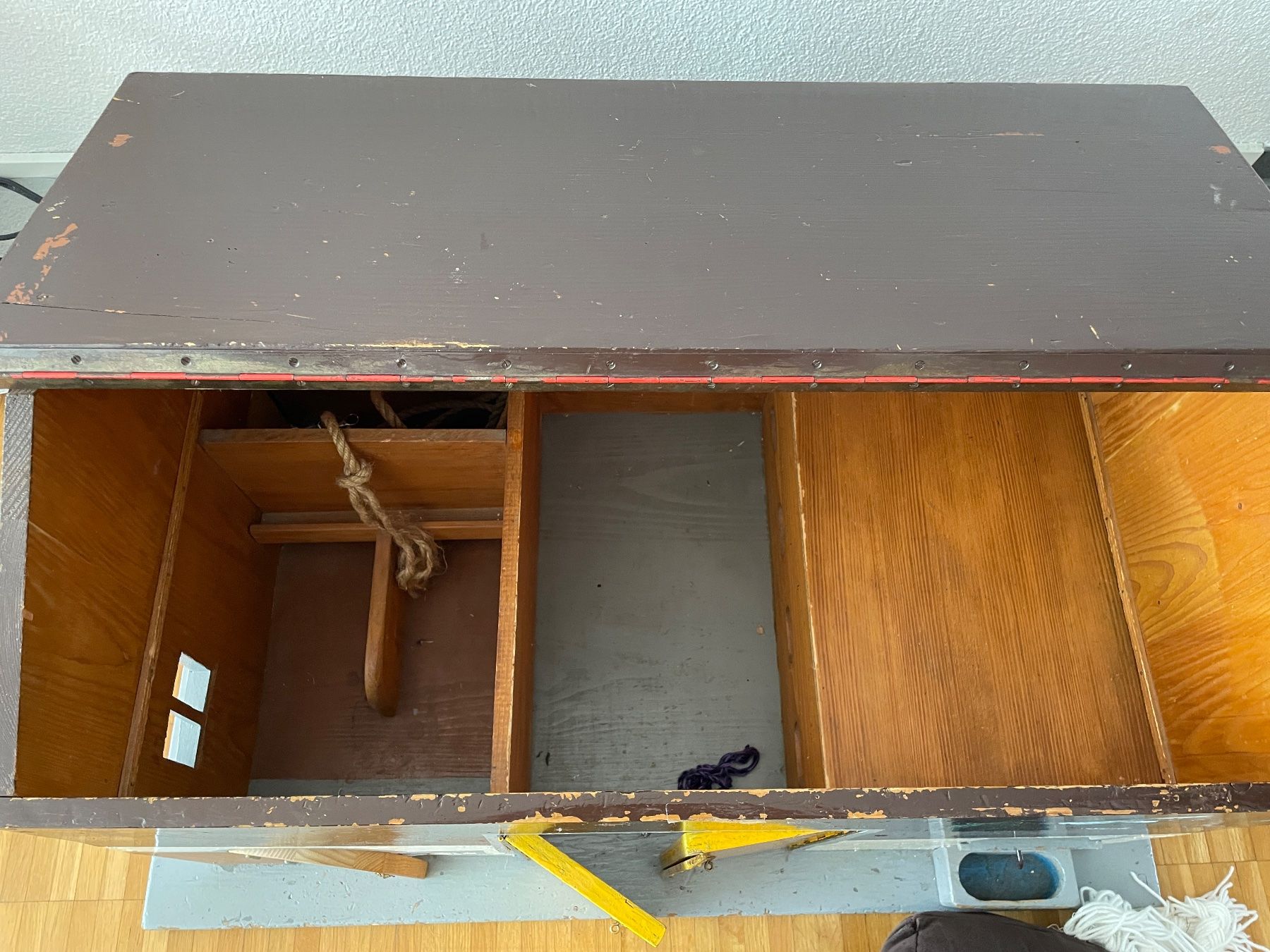 Giocattoli: Stall / Bauernhof - Holz - massiv - 2 Steckenpferde – Usato da Neftenbach venduto da Justine76 5