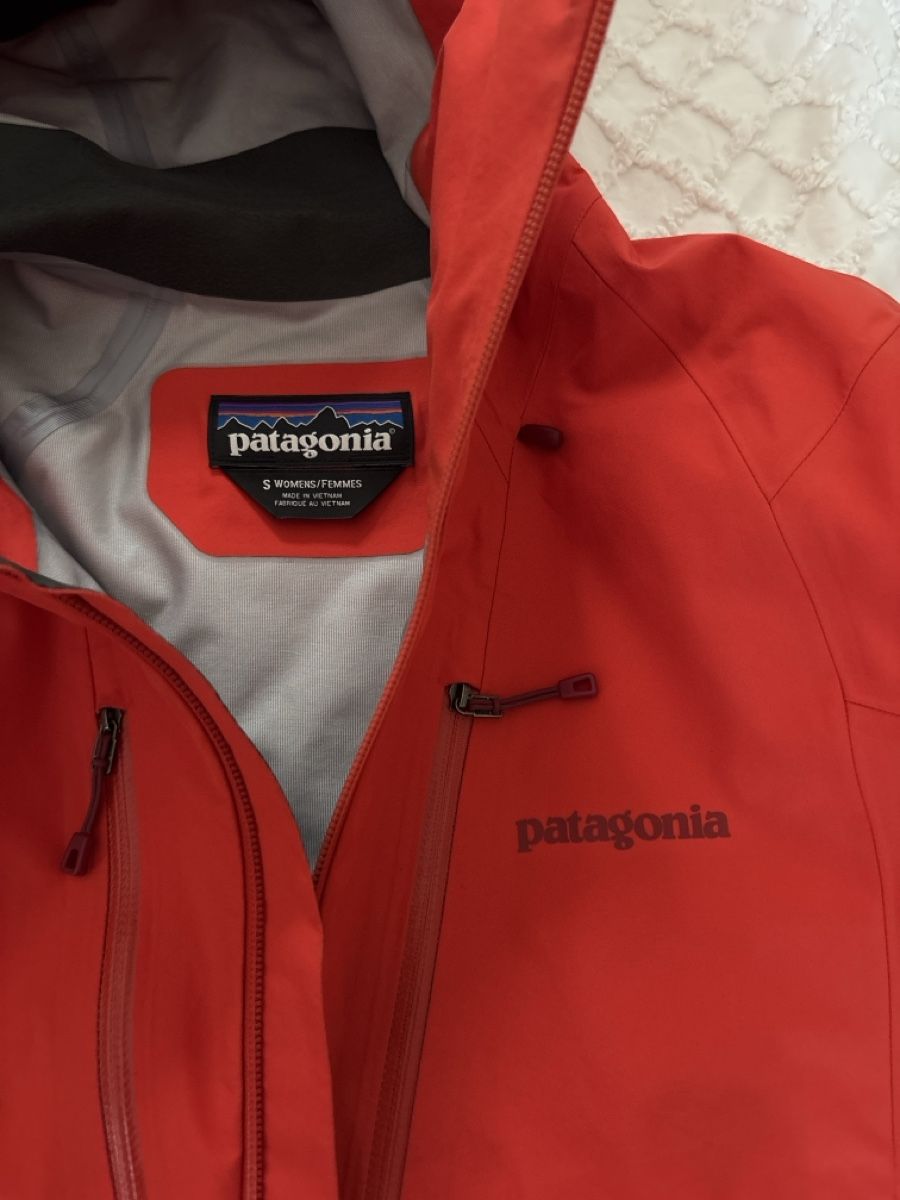 Patagonia Vestes: Hardshell Jacke Patagonia – D'occasion à Weisslingen par Honey_33 1