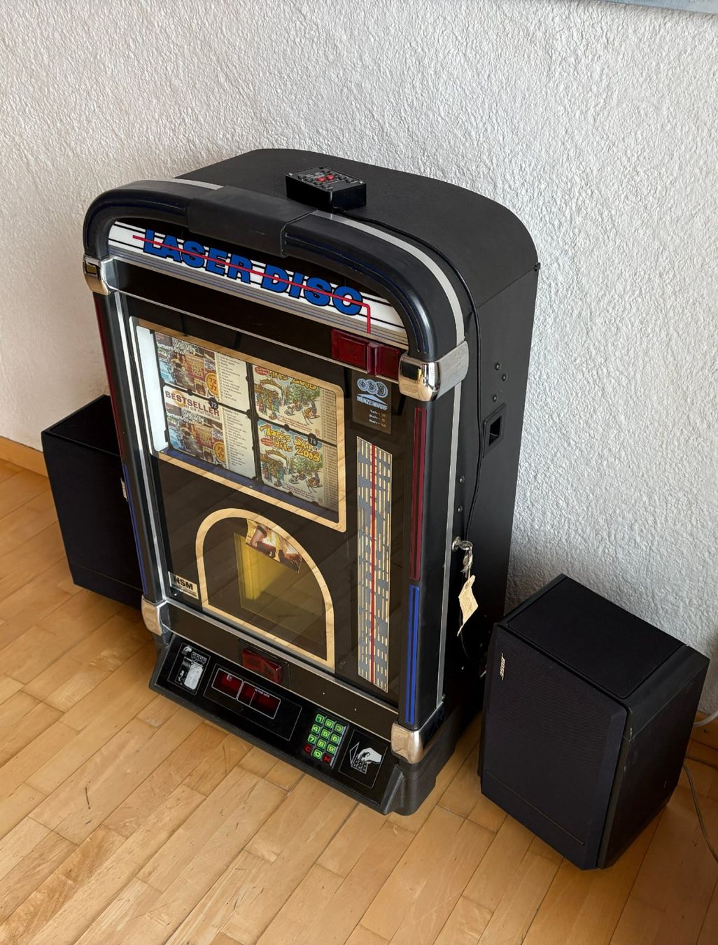 Jukebox: Nostalgie pur: Laser Disc Jukebox mit Bose Soundsystem – Usato da Buchs SG venduto da Biker57 2