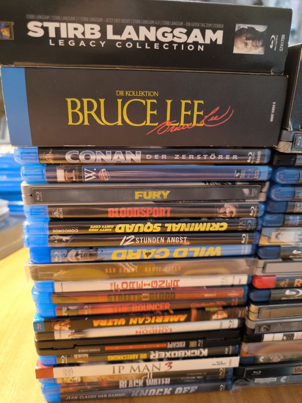 Tous les DVDs: Action Mega Blu-Ray Bundle – D'occasion à Dürnten par Nexomynon 1