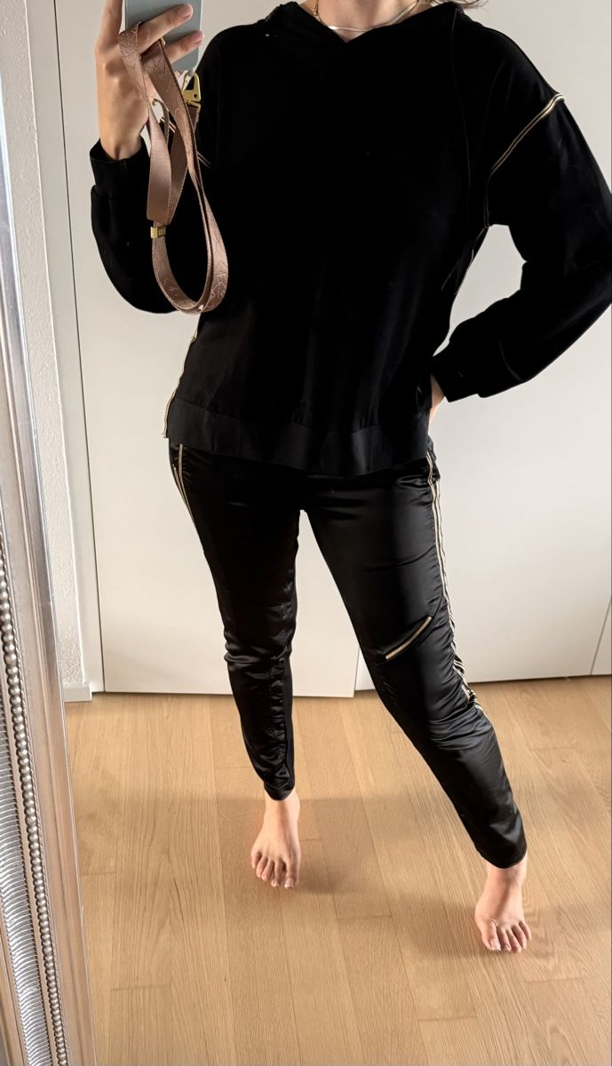 Completi & Tailleur: NÜ Denmark Damen Set S Hose Pullover schwarz Trainer Anzug  – Usato da Staad SG venduto da Chirrari 1