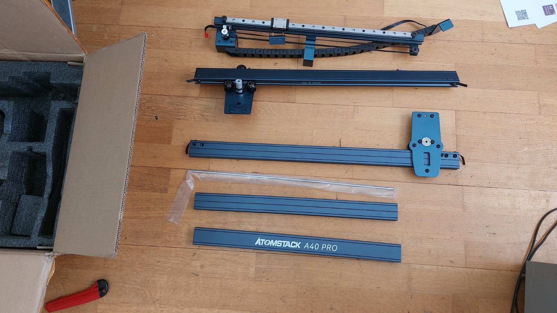Atomstack Tutte le macchine: Atomstack X40 Pro Frame mit Schrittmotoren, Panzerketten usw – Nuovo e nell'imballaggio originale da Basel venduto da Aletschhorn 3