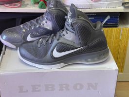 Nike Le Bron 9 Cool Grey US 12 / EU 46