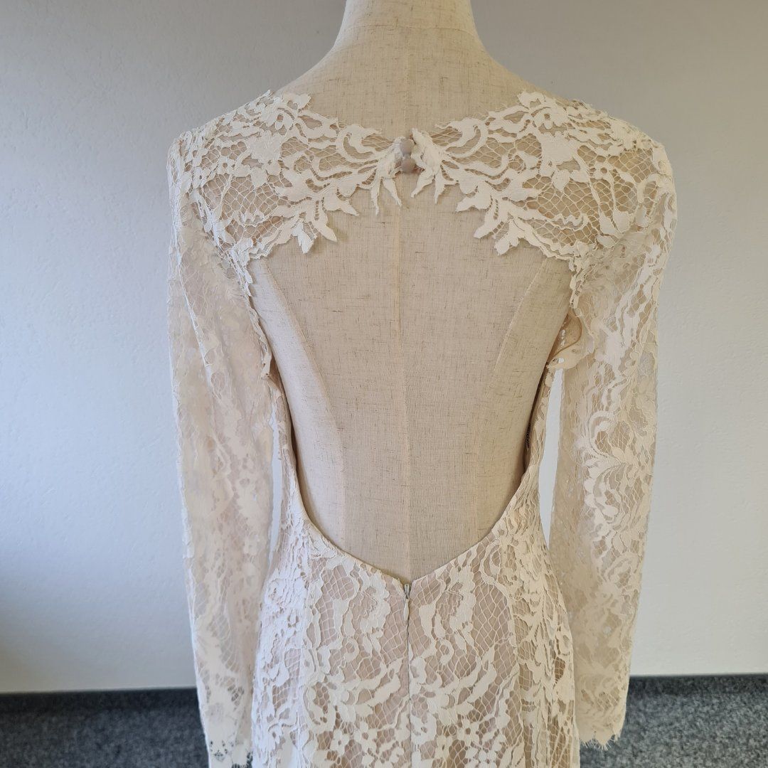 Kleider: Spitzenkleid Nude mit Ärmel - Brautkleid – Neu (gemäss Beschreibung) aus Wetzikon ZH von Belles-Brautmode 2