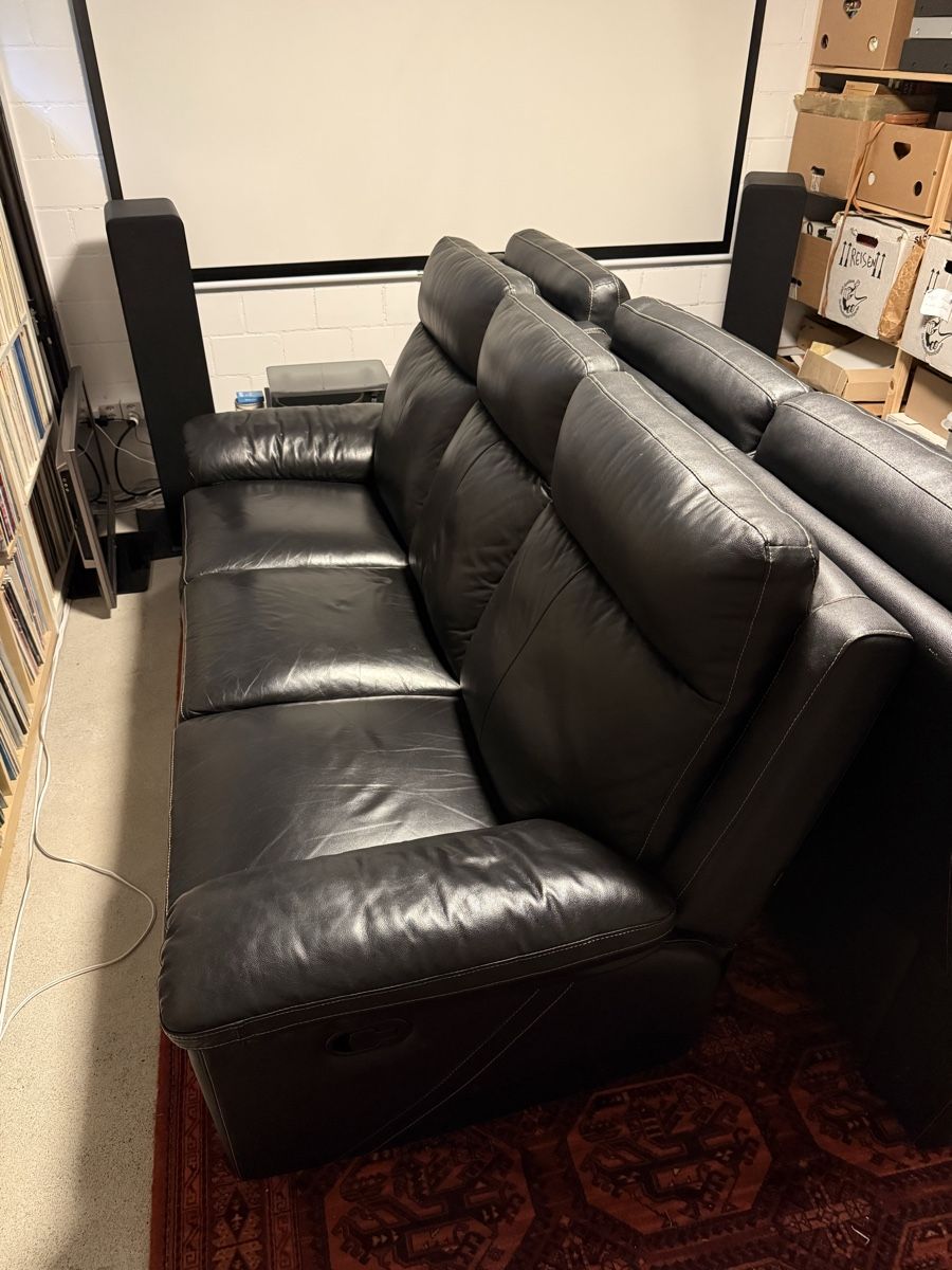 Sofas: Schwarze Kunstledersofas – D'occasion à Winterthur par arn_j8tr 1