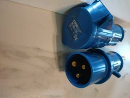 CEE Stecker/Kupplung blau 16A/220V IP44