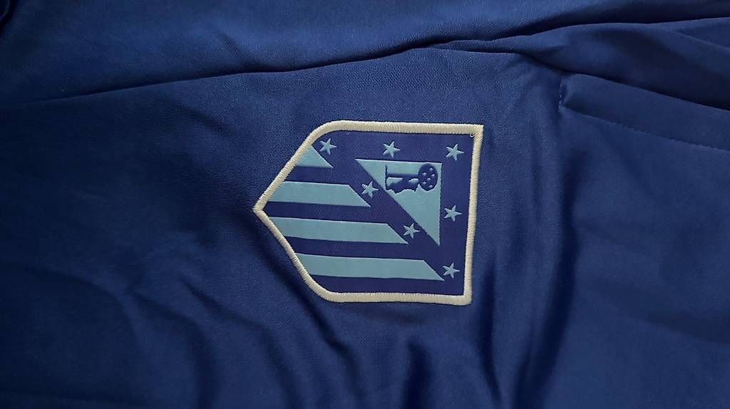 Completi, tute sportive e funzionali: Atletico Madrid Trainingsanzug – Nuovo e nell'imballaggio originale da Neuhausen venduto da agh_g2nd 1