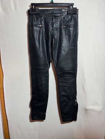 Hose aus Kunstleder von Blanknyc Grösse 25 mit Reissverschlu