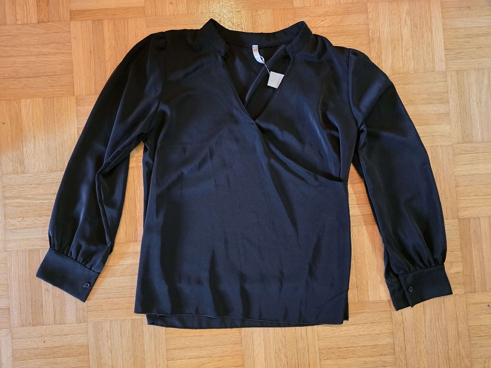 Camicette: Elegante, schwarze Bluse mit V-Ausschnitt, Grösse L – Usato da Horw venduto da Zedy01