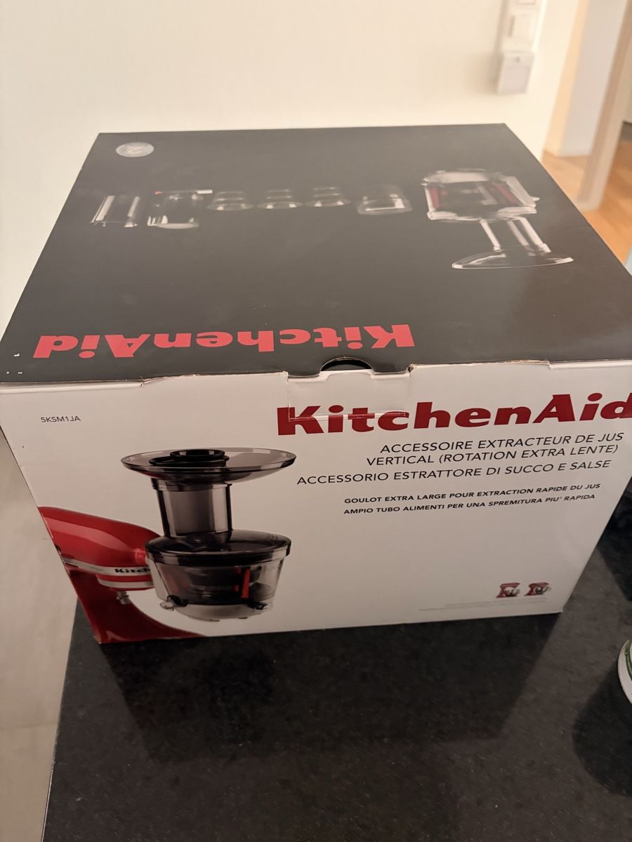 Kitchenaid Küchengeräte: KitchenAid Entsafter-Aufsatz Edelstahl  – Gebraucht aus Zürich von Sandraastoll