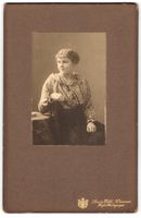 Fotografie Louis Held, Weimar, Junge Fra