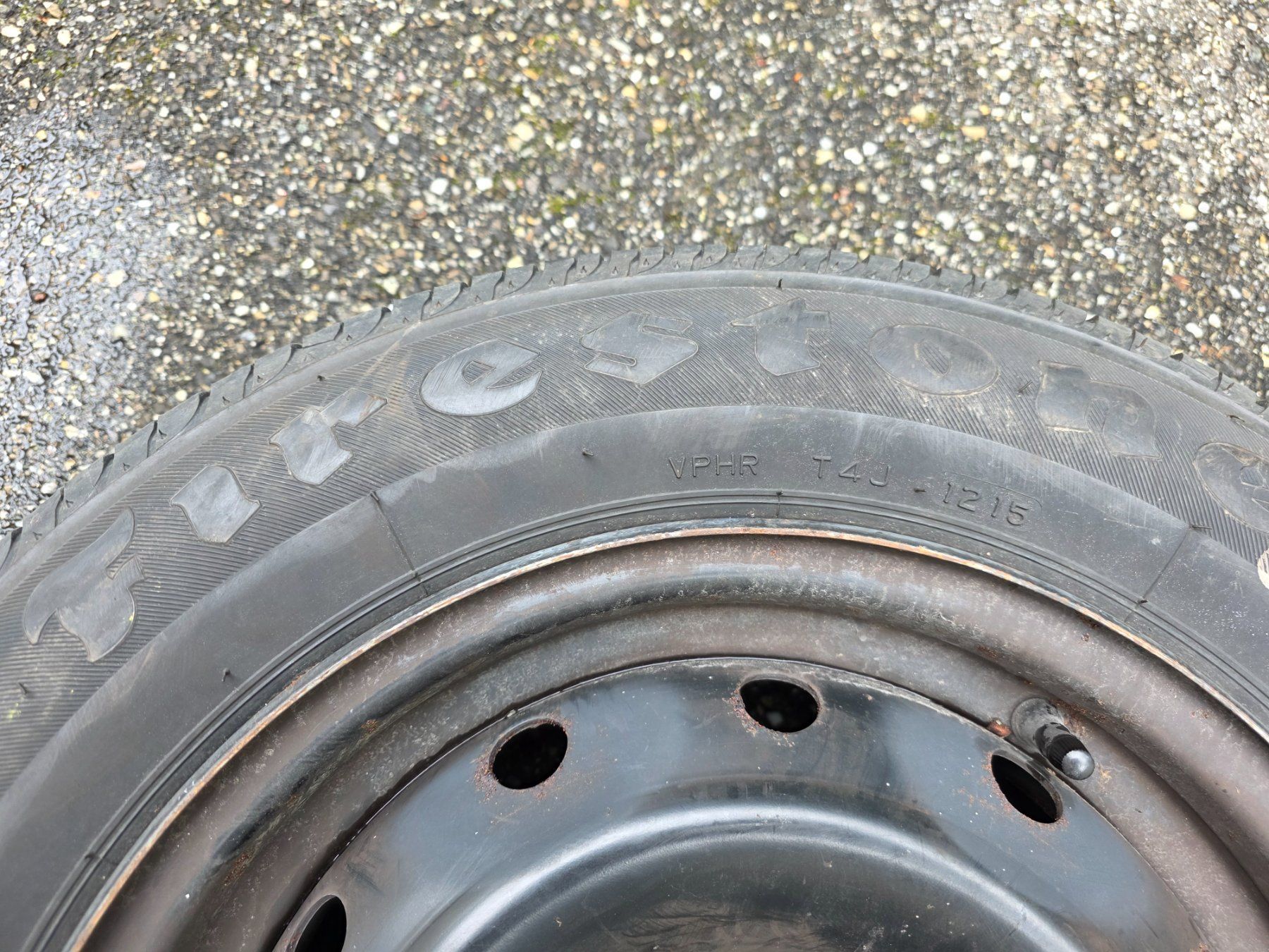 Firestone Pneus & Kompletträder: Komplett Räder 175/70/R14 – Gebraucht aus Lostorf von rubileo