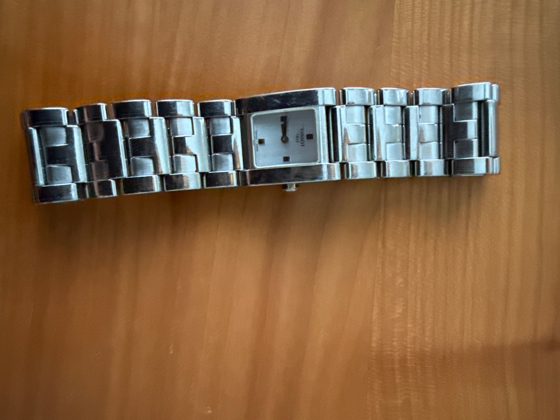 Tissot Montres: Tissot Damen-Quarzuhr – D'occasion à Rothenburg par inf_kjw6 1