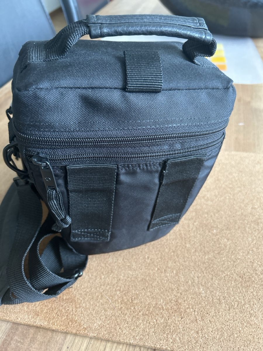 Samsonite Borse: Samsonite "Trekking" Shoulder Bag - Compact & Stylish! – Usato da steinhausen venduto da blockfr 2